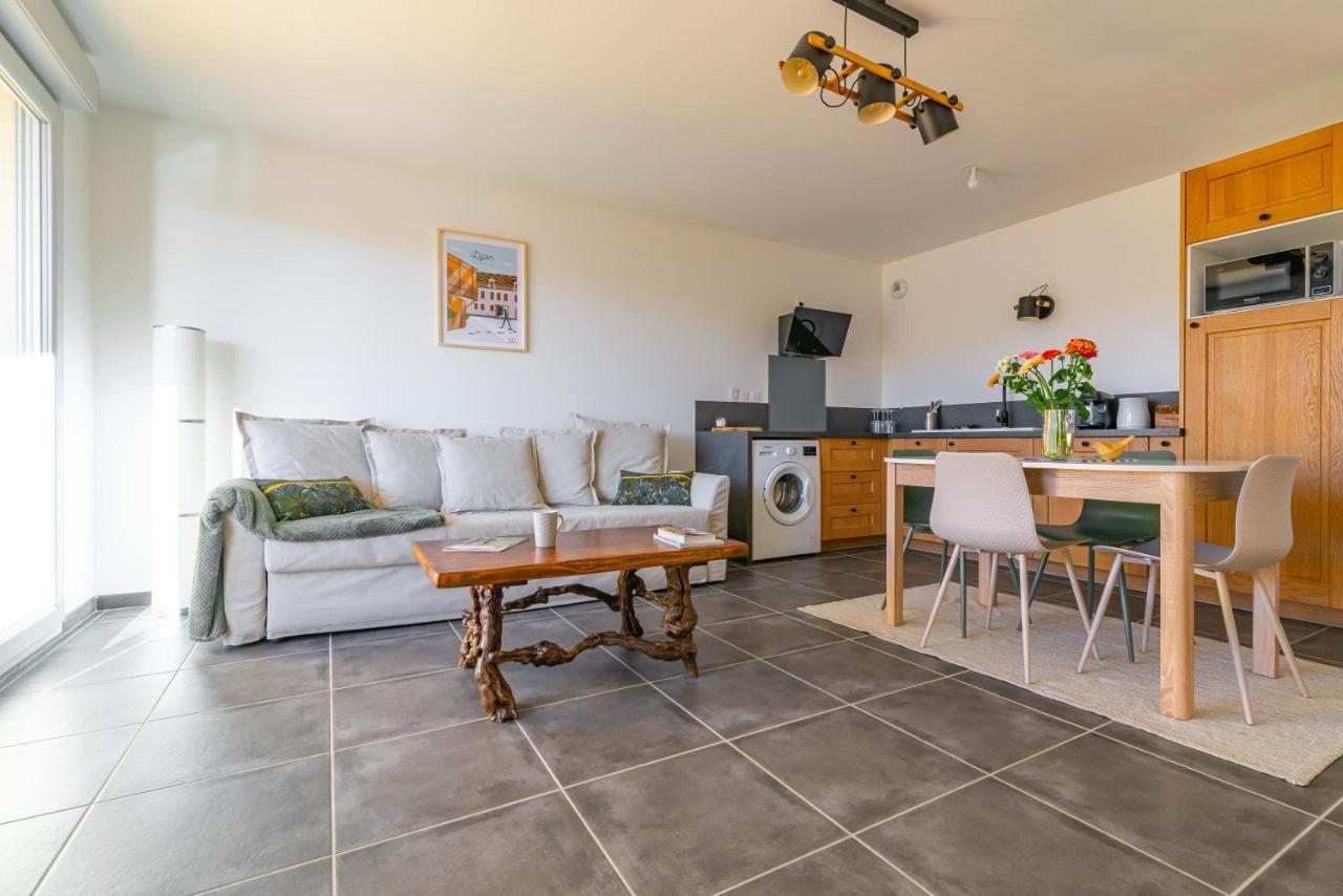 Ferienwohnung Au 4 Le Long Du Canal Avec Parking Dijon Exterior foto